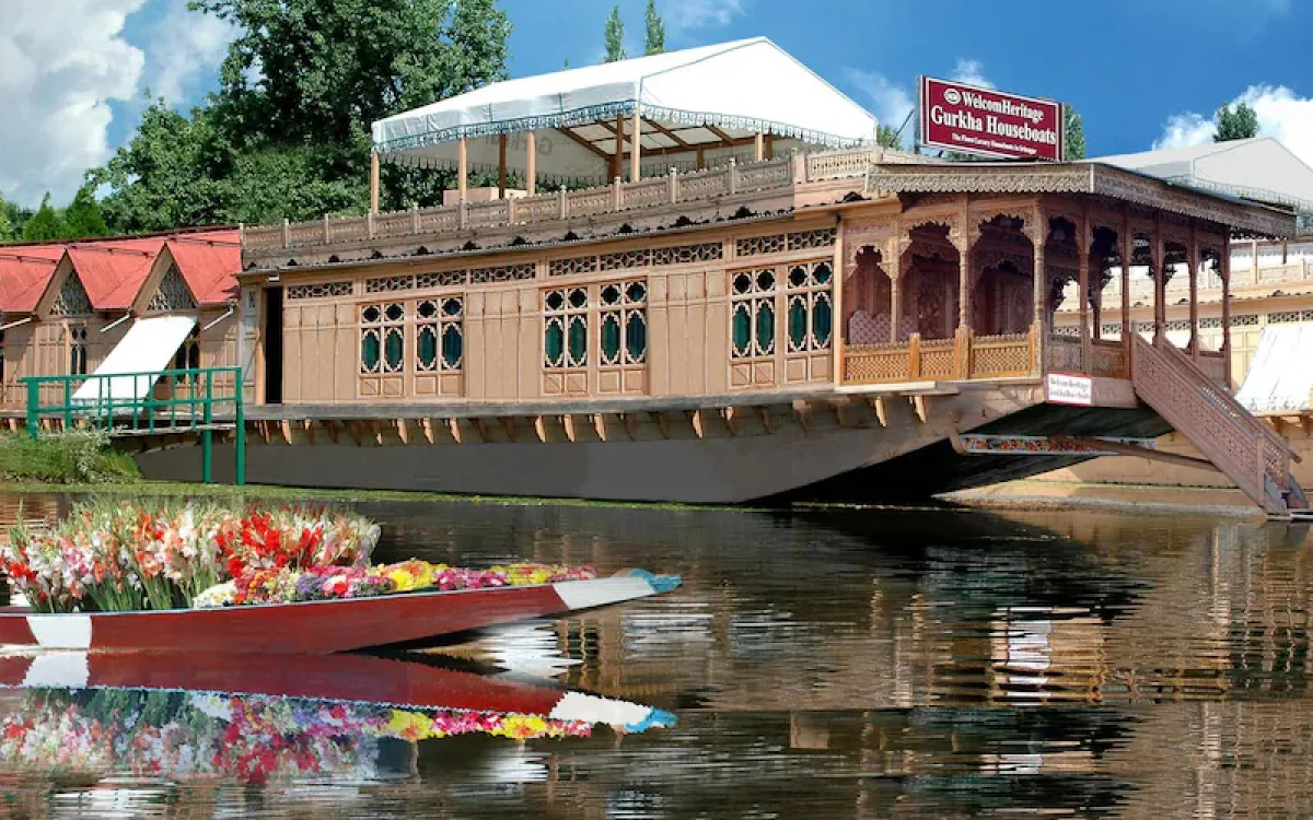 The Enchantment of Houseboating in Kashmir